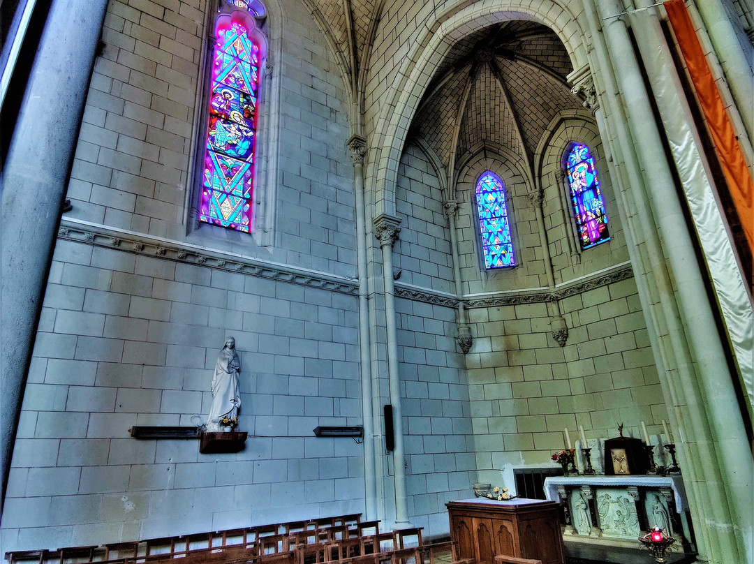 Eglise Saint Jean-Baptiste de Villedieu-Beaupreau-en-Mauges必去景点