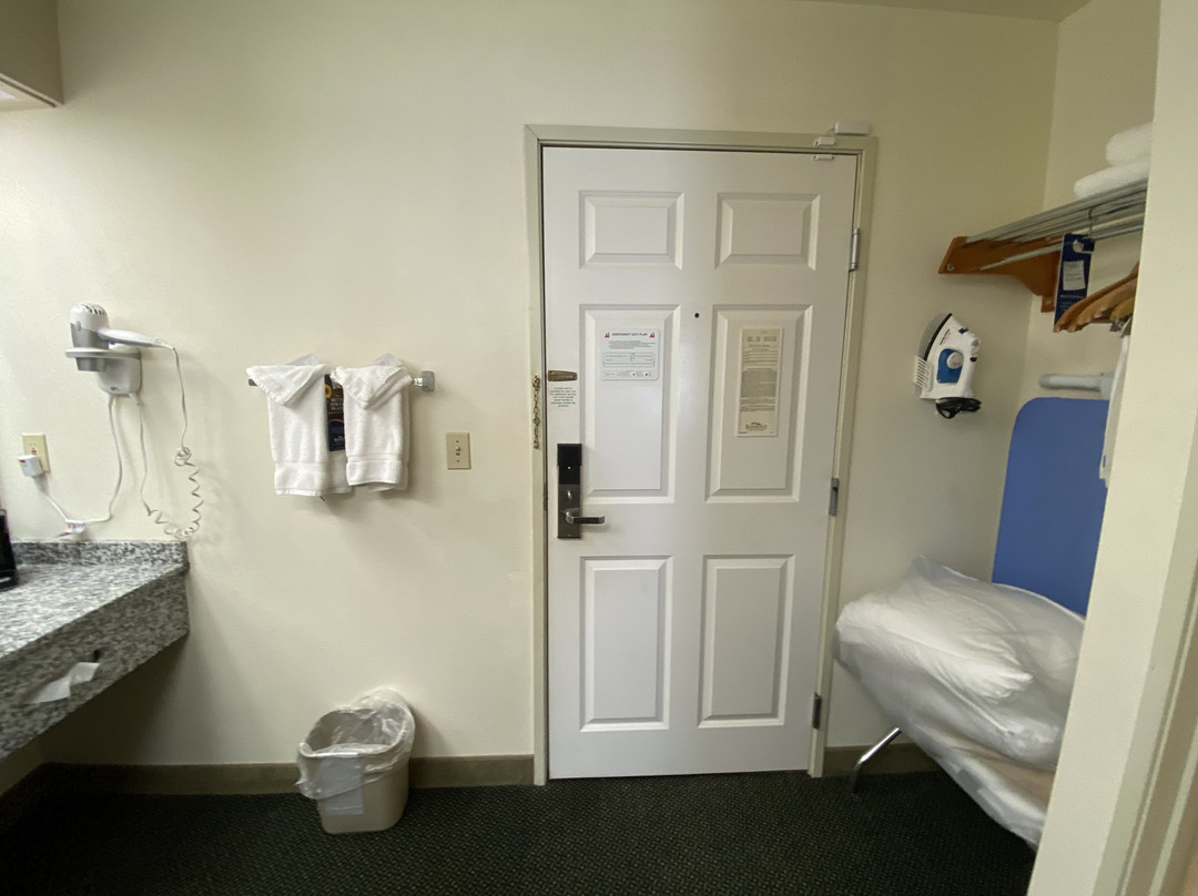 Baymont By Wyndham Mackinaw City主图