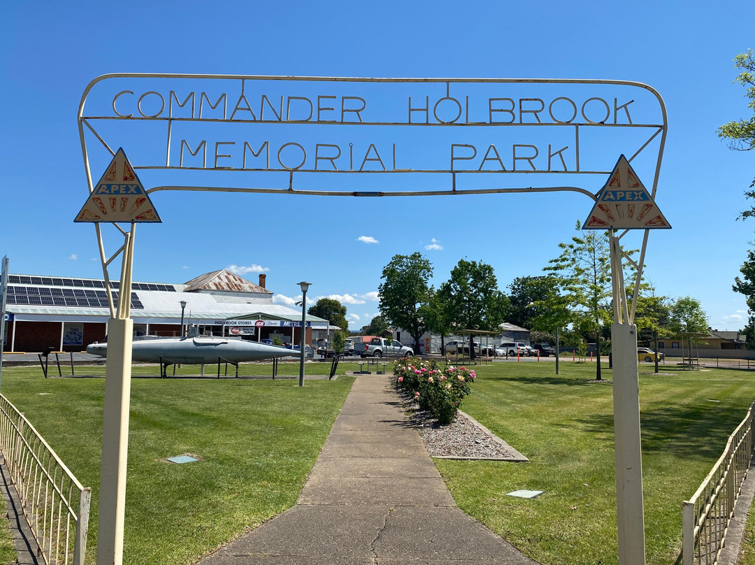 Commander Holbrook Memorial Park景点图片