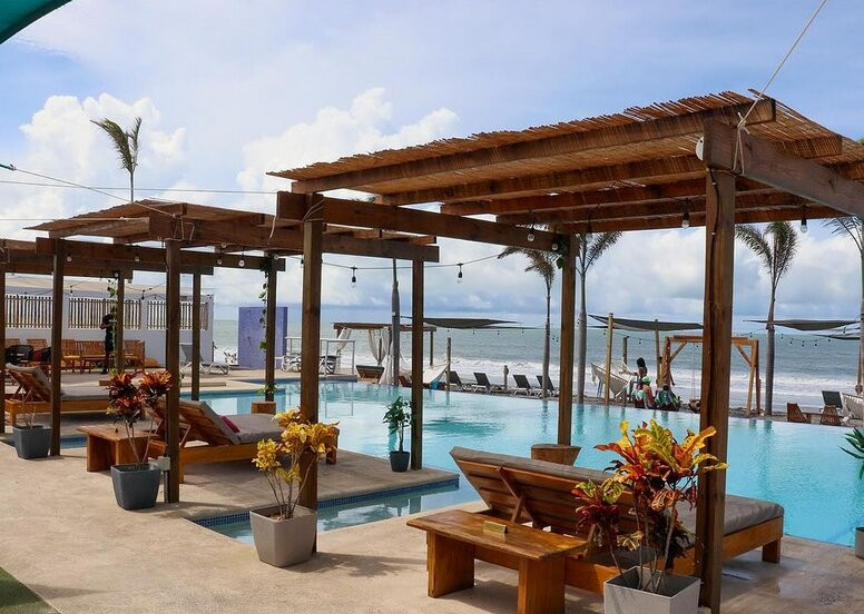 Bikini Beach Club景点图片