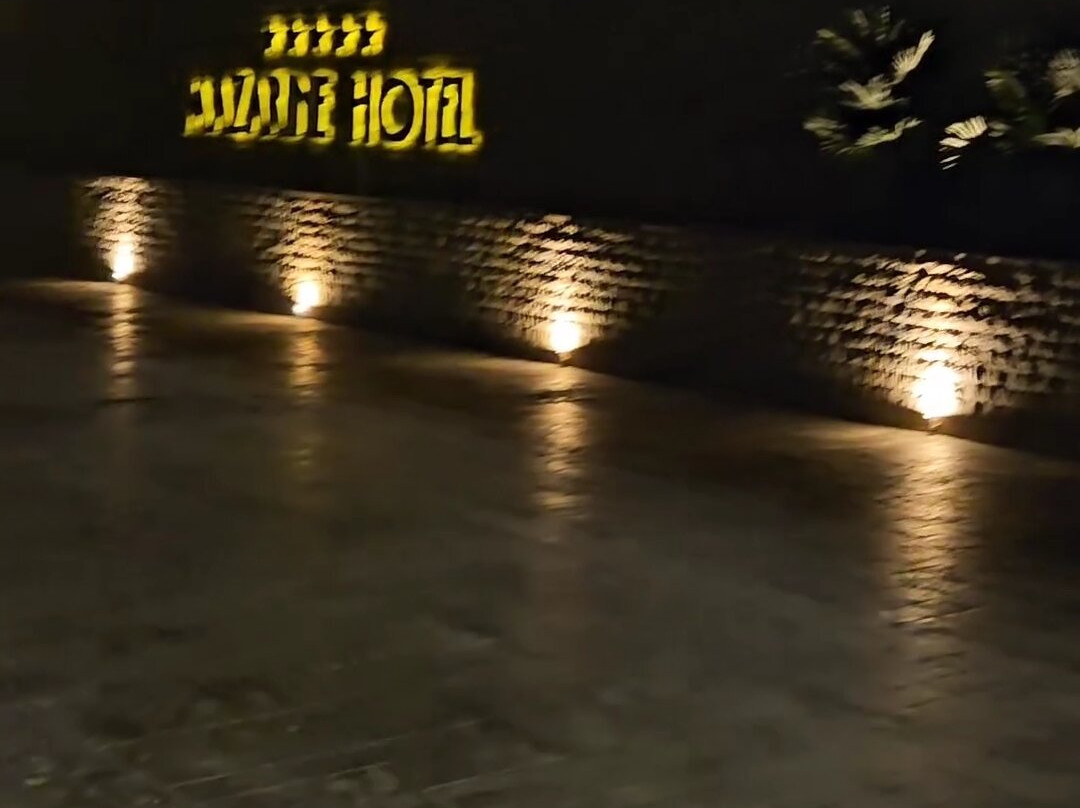 Mazarine Hotel主图