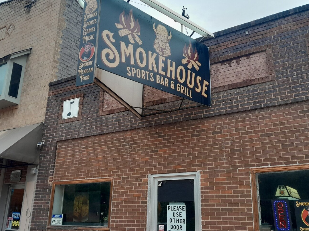 Smokehouse Sports Bar & Grill