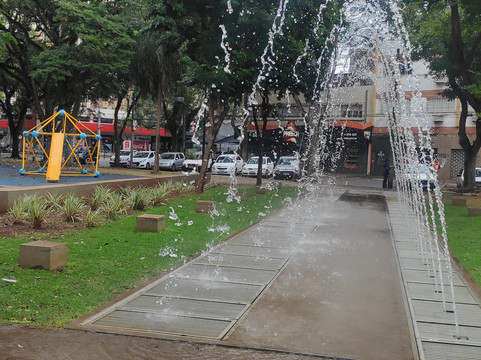 Praca Napoleao Moreira da Silva-Maringa必去景点