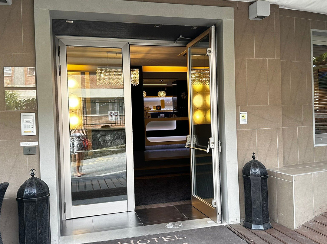 卡拉酒店主图
