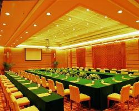 佛山枫丹白鹭酒店主图