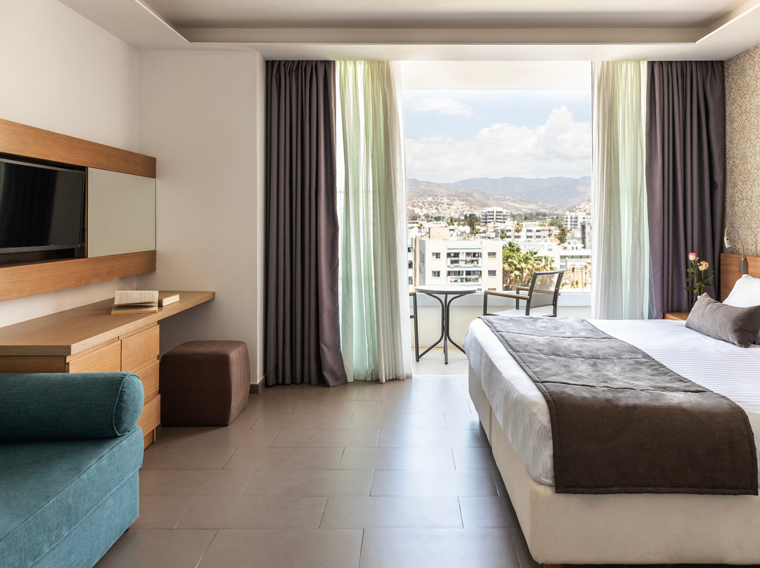 Royal Apollonia主图