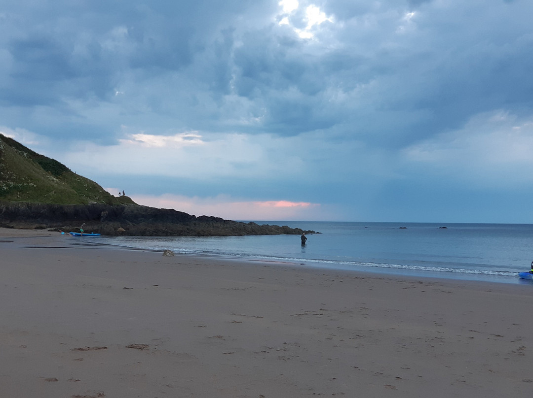 Porthor Beach (Whistling Sands)景点图片