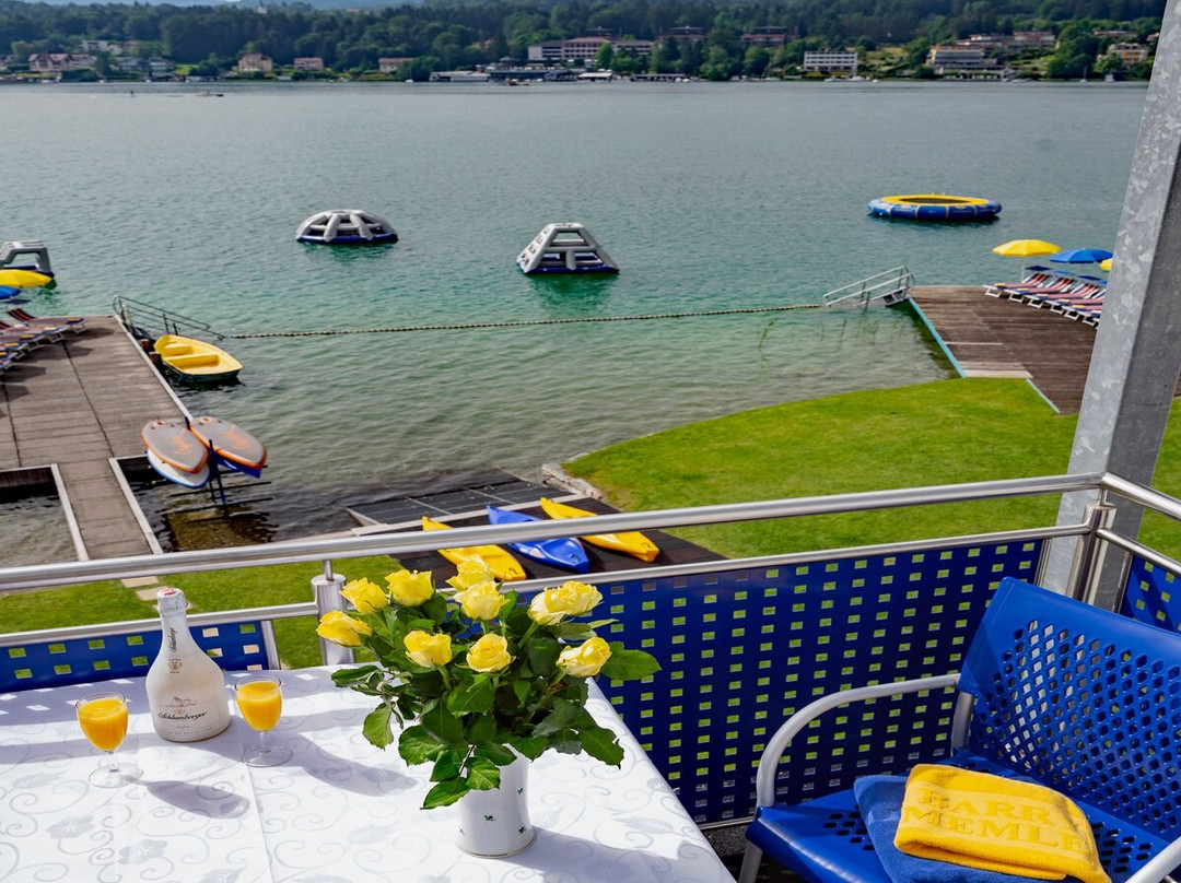 Barry Memle Lakeside Resort主图