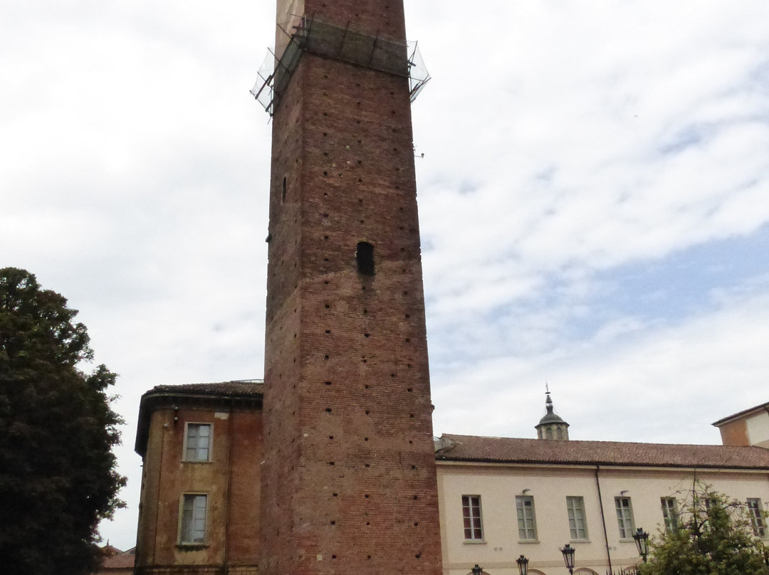 Piazza Leonardo da Vinci-帕维亚必去景点