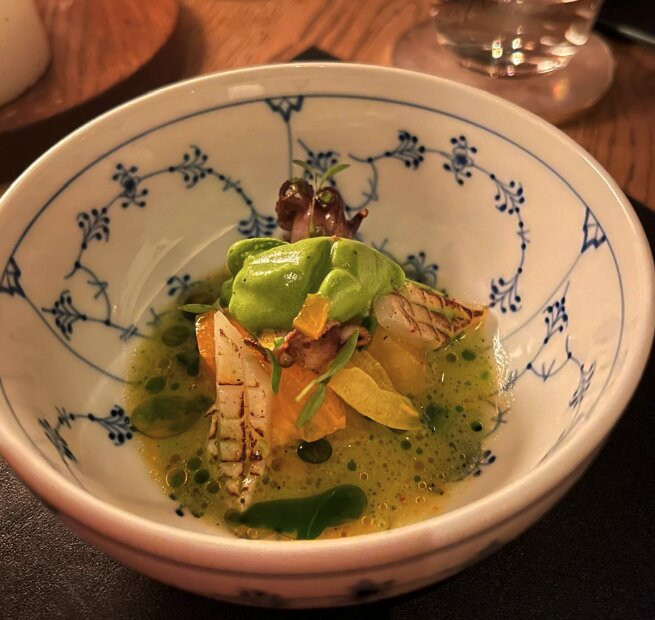 Black Milk Gastro Bar