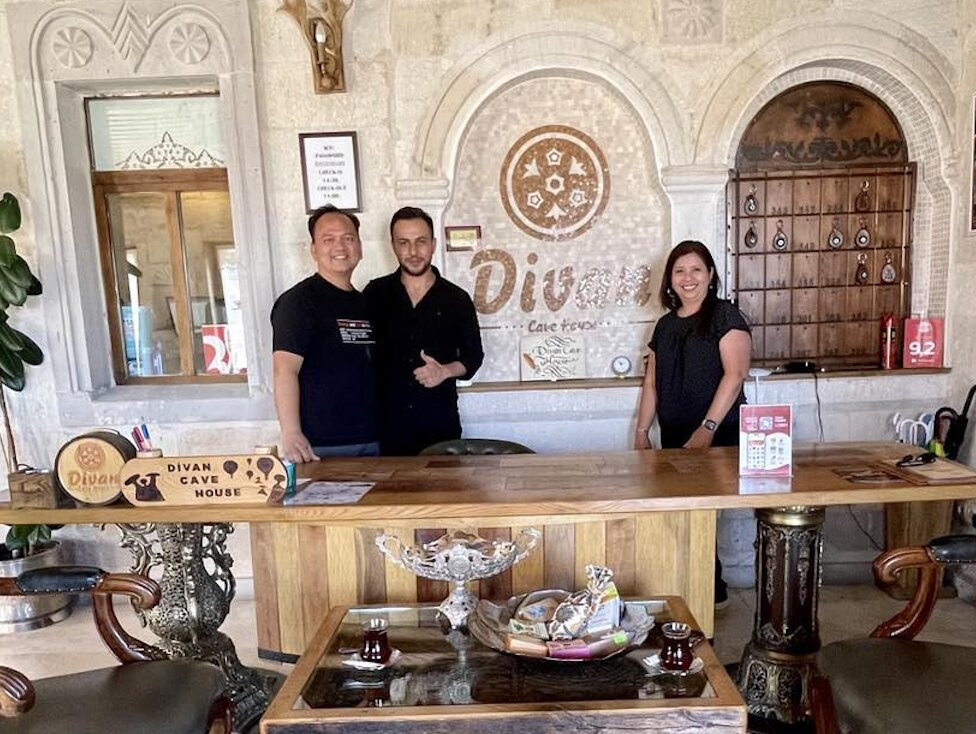 迪万岩洞酒店主图