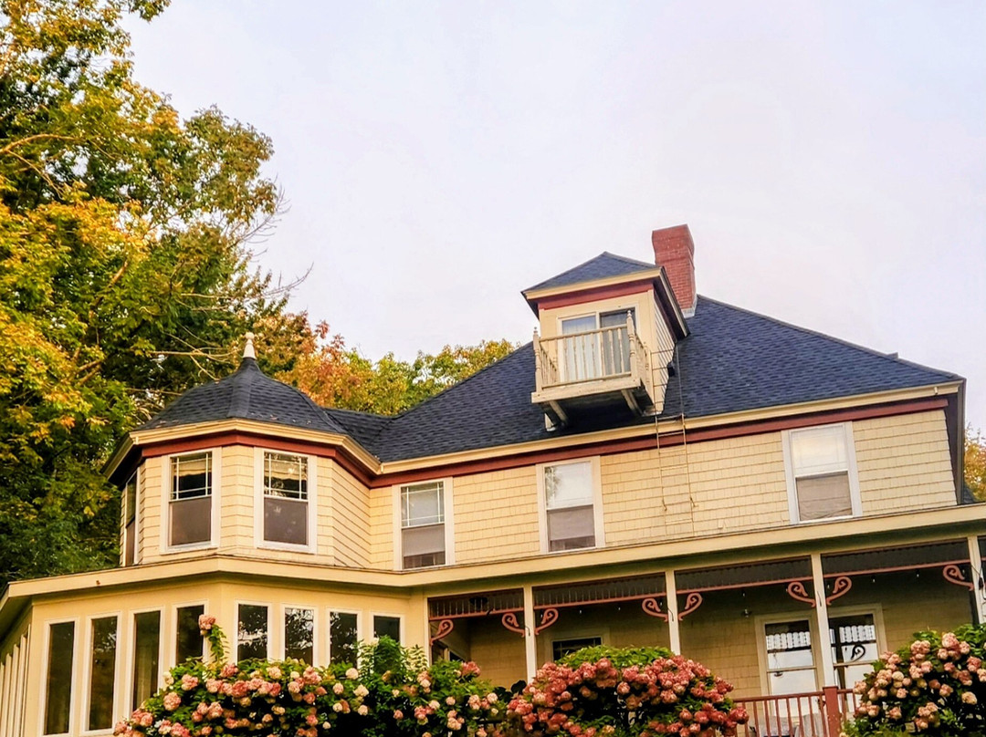 Victorian by the Sea主图