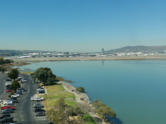 旧金山机场万豪水岸酒店主图