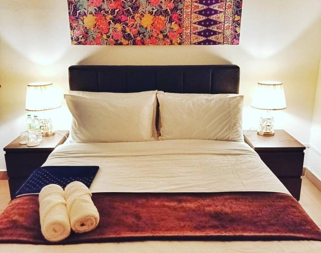 FAMISA Eastern Gold Service Apartment