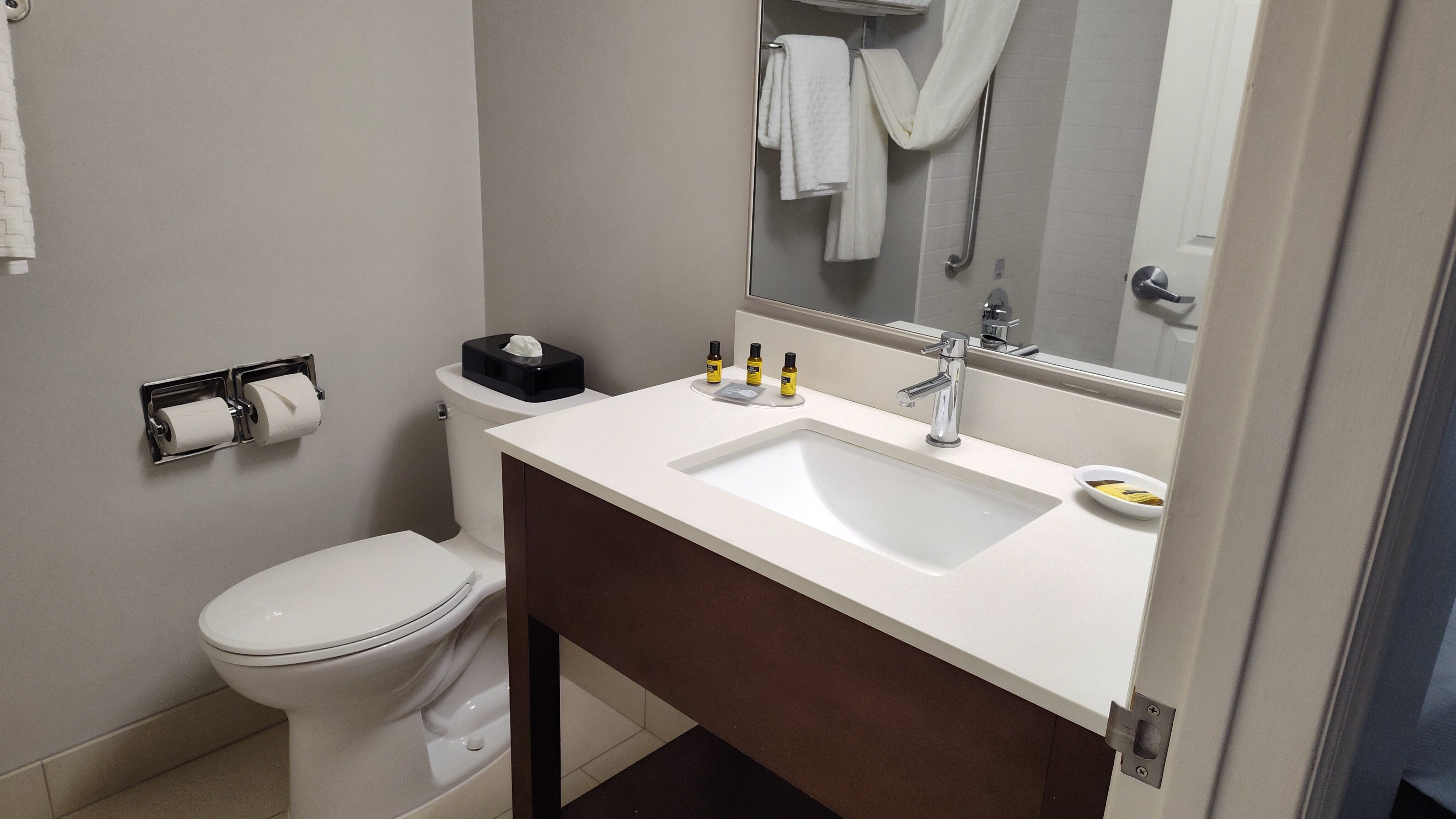 Best Western Plus Cottontree Inn-浴室