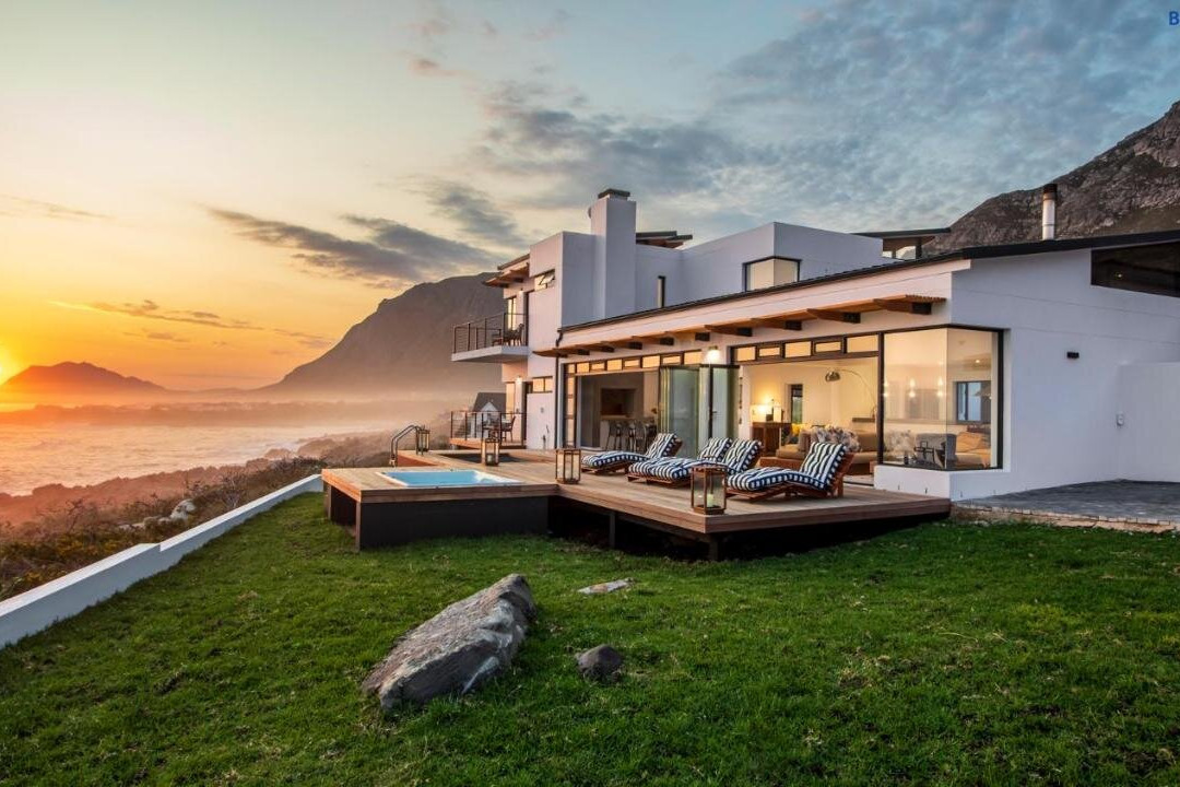 Ontherocksbb Solar Powered Guesthouse and Ocean Lodge