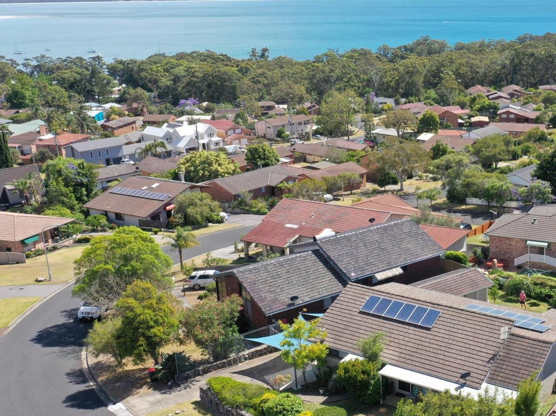 Just-4-You! Amazing Sea Views, Wifi, Fullly Air-Conditioned, King Bed