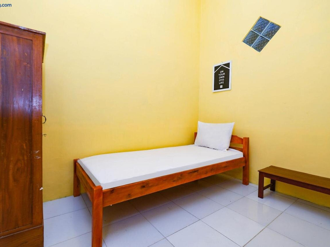 OYO Life 2867 Kos Kuning