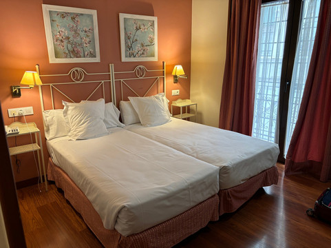 穆里略酒店主图