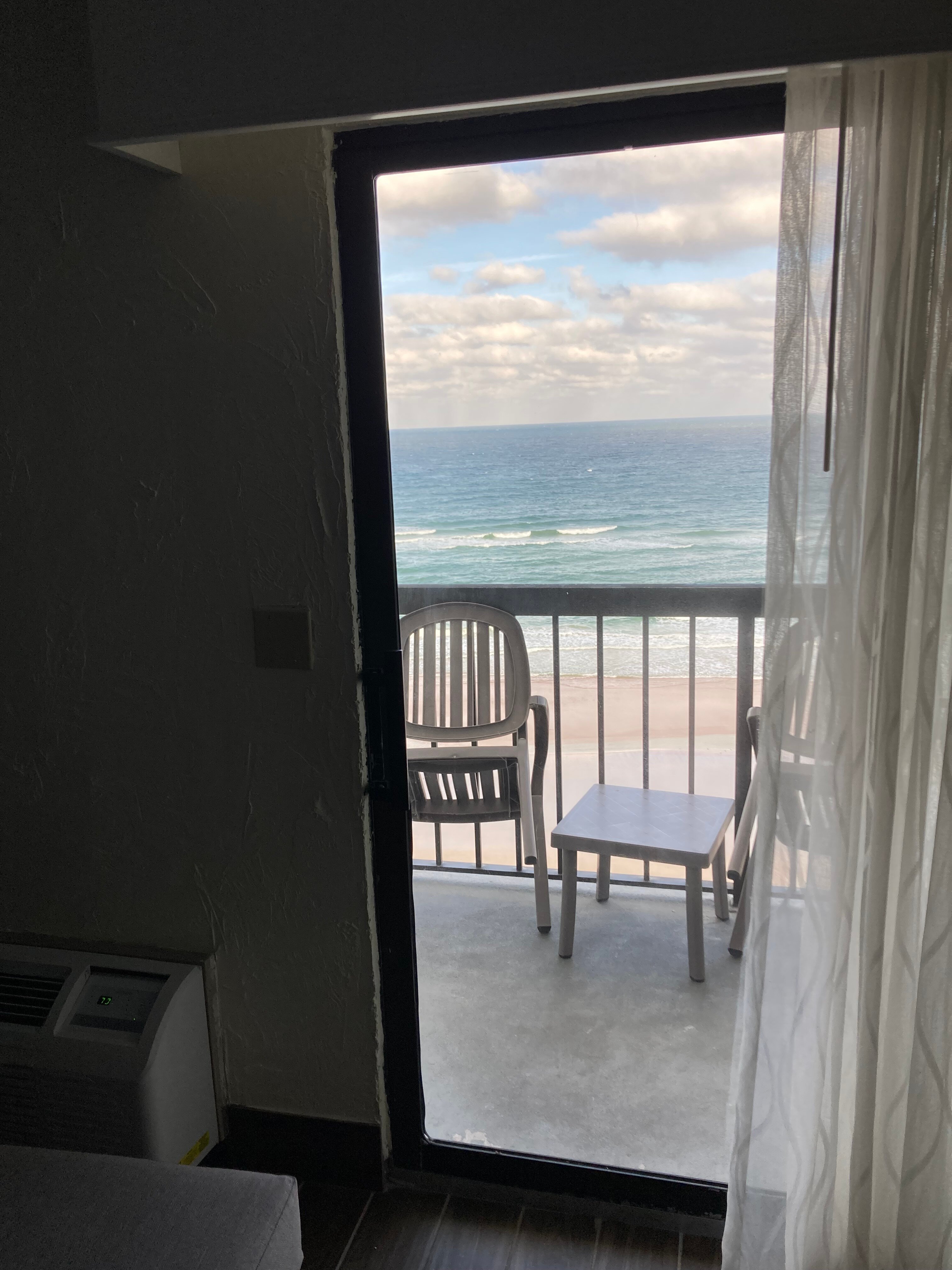 Tropical Winds Oceanfront Hotel-酒店景观