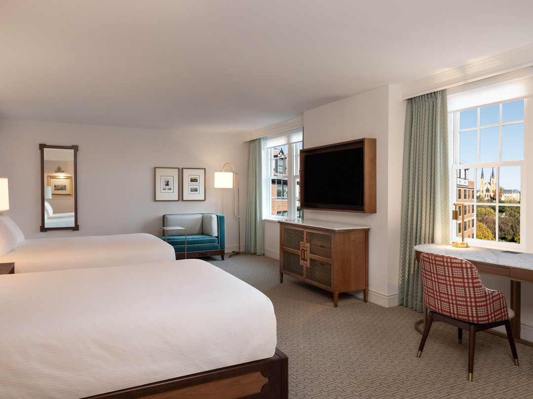 The Hotel Roanoke & Conference Center, Curio Collection By Hilton主图