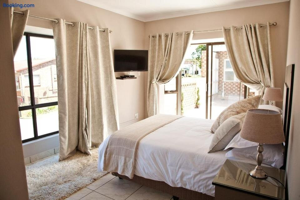 12 on Top Guesthouse