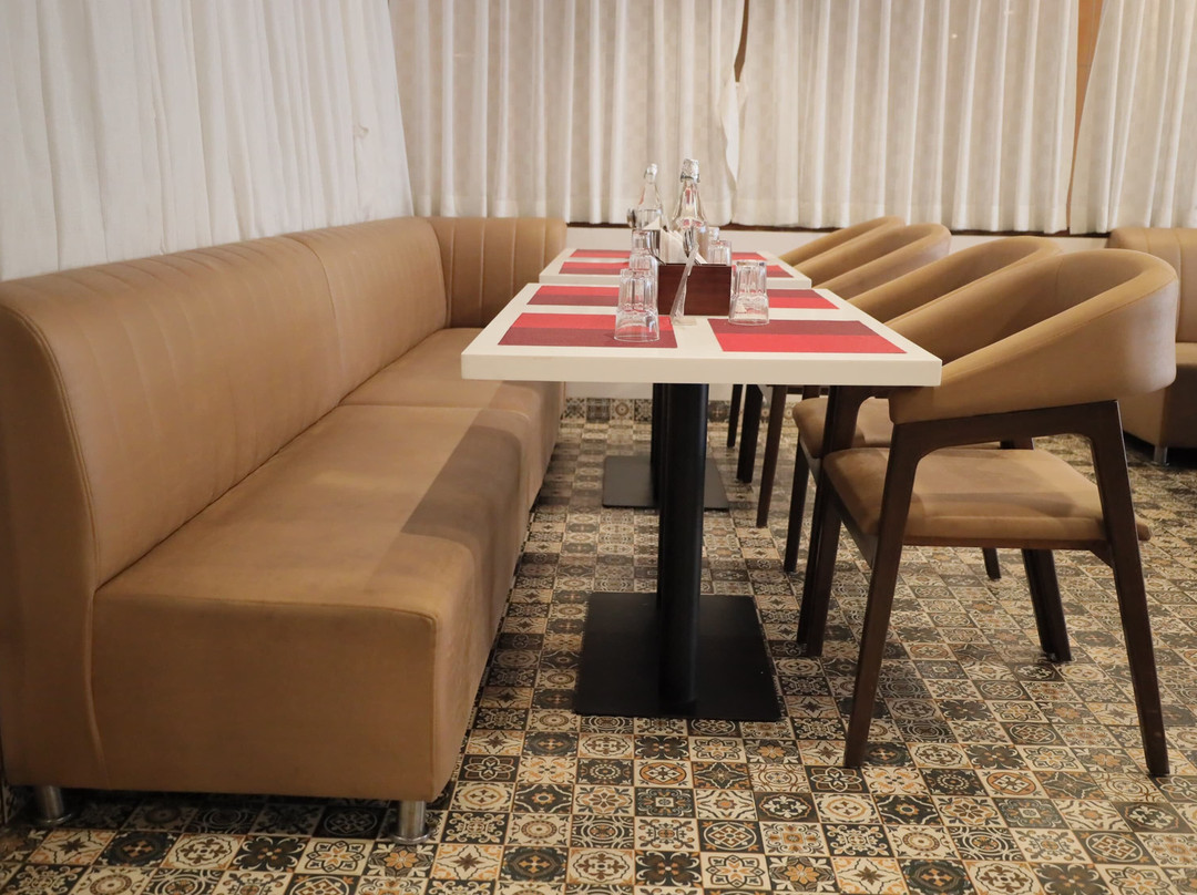 Sapphire Hotel主图