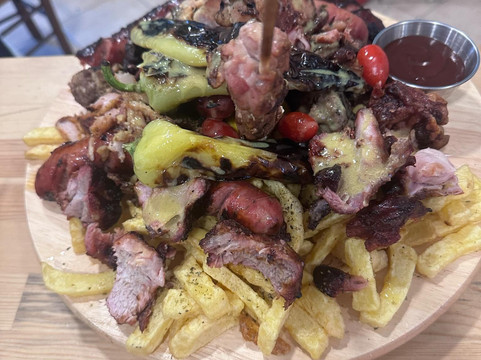 Xwriatikes Nostimies主图