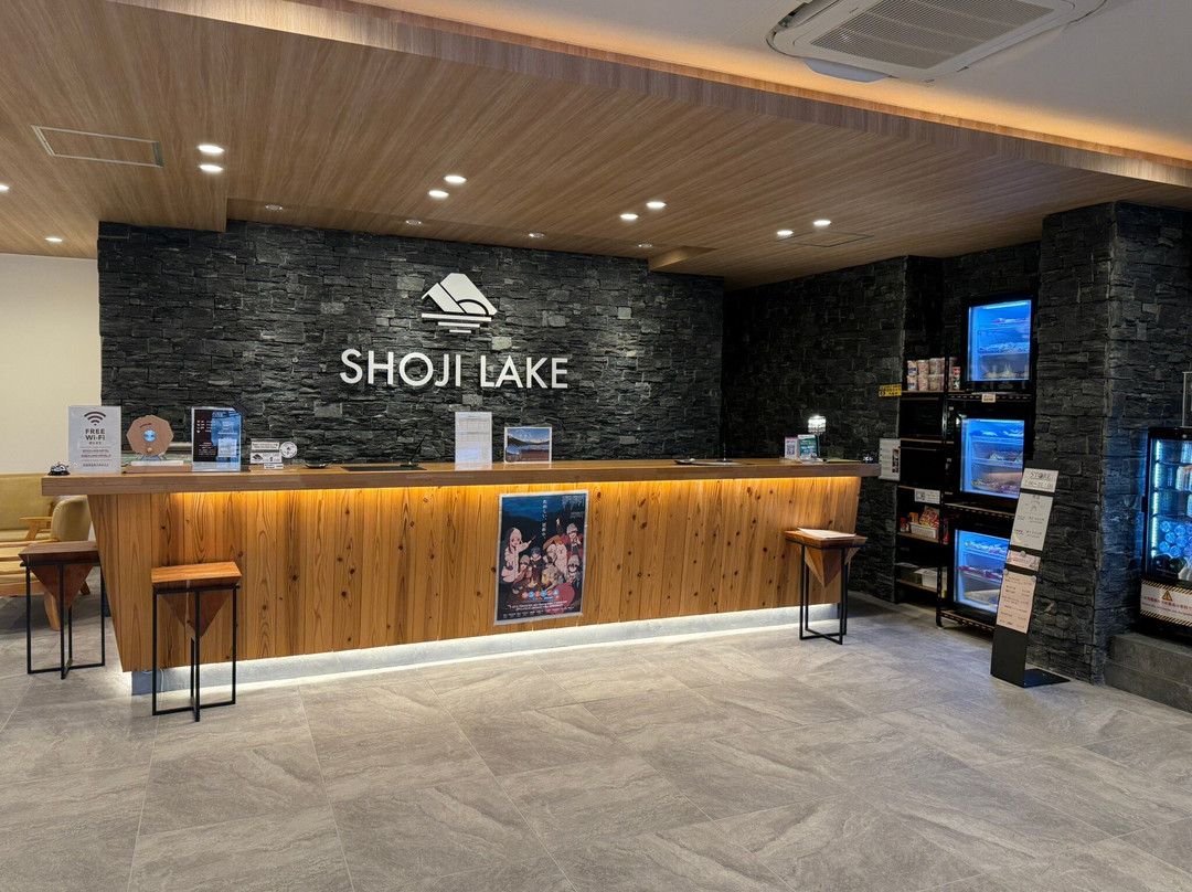 精进湖酒店主图