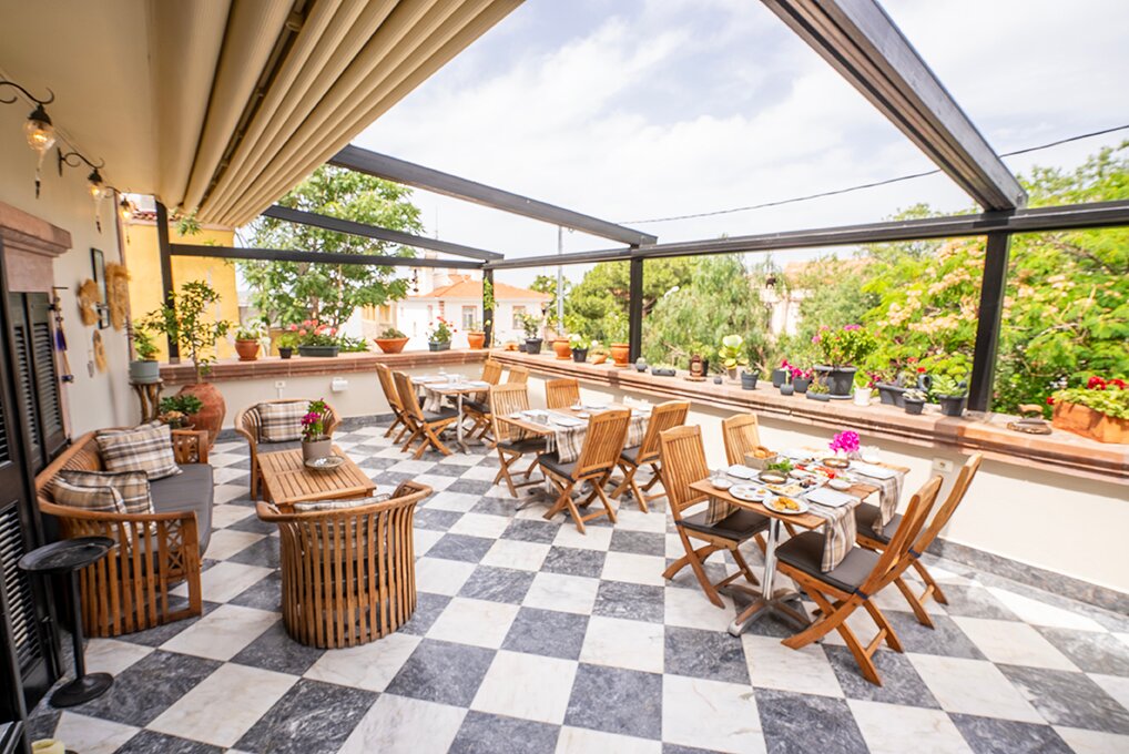 Siyah Lale Cunda 1841-餐饮