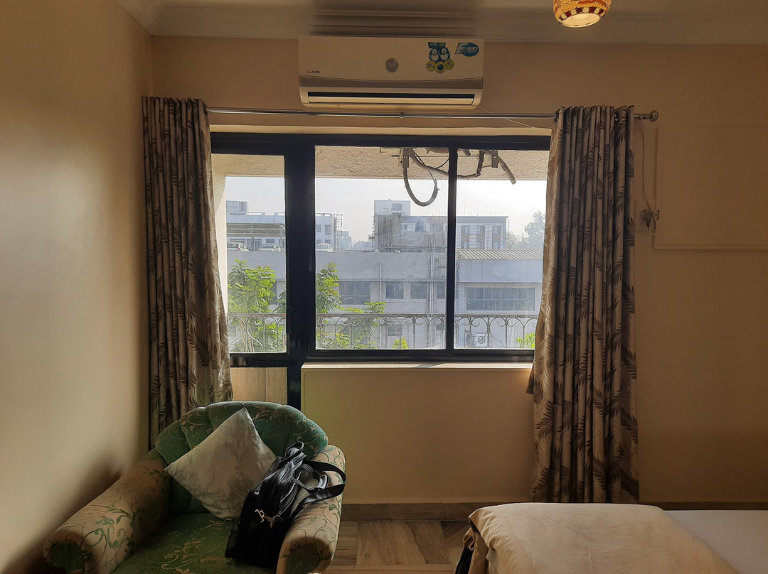 Hotel Woodlands主图