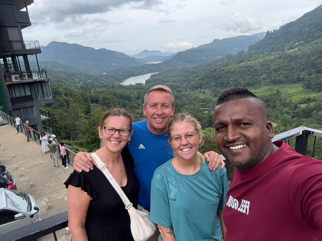 Best Guide Lanka Kandy Tuk Tuk Tours-康提必去景点