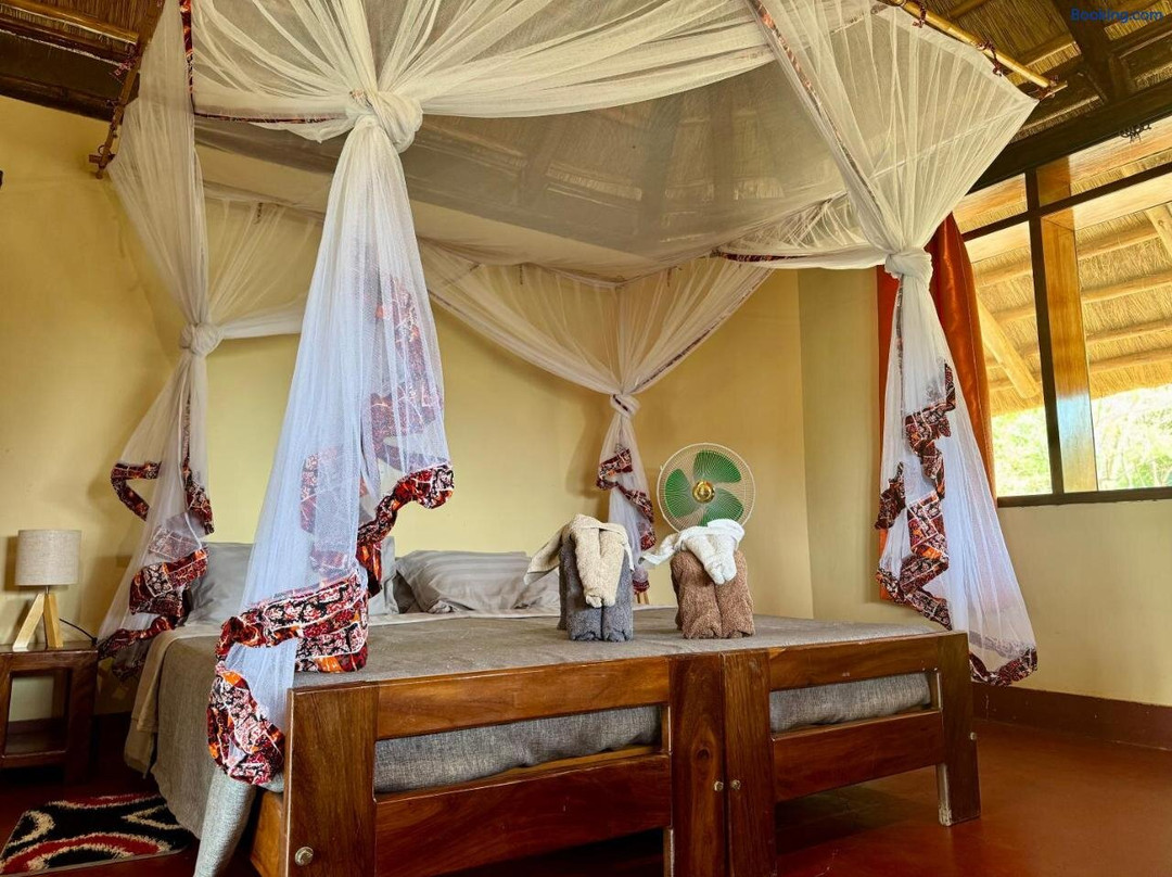 Bwana Tembo Safari Camp