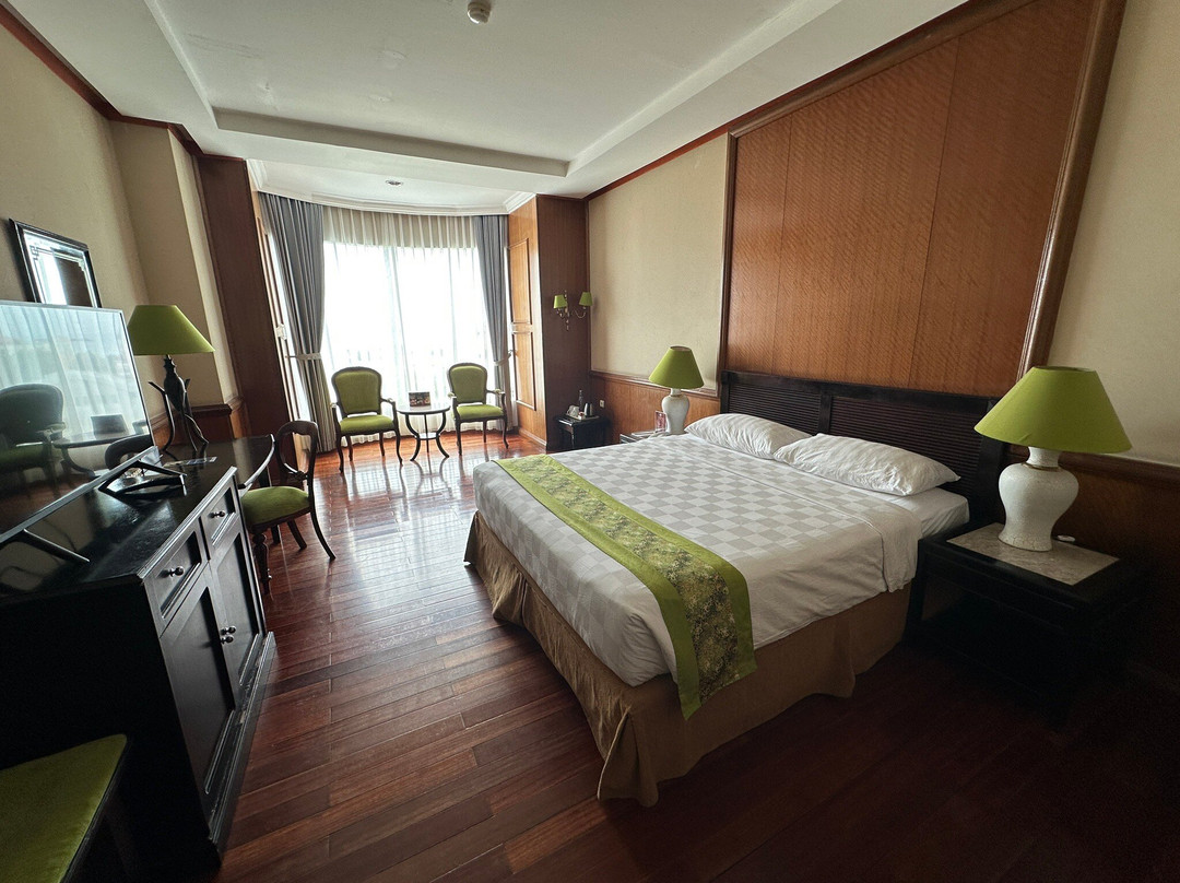 巴里巴板森伊乌大酒店主图