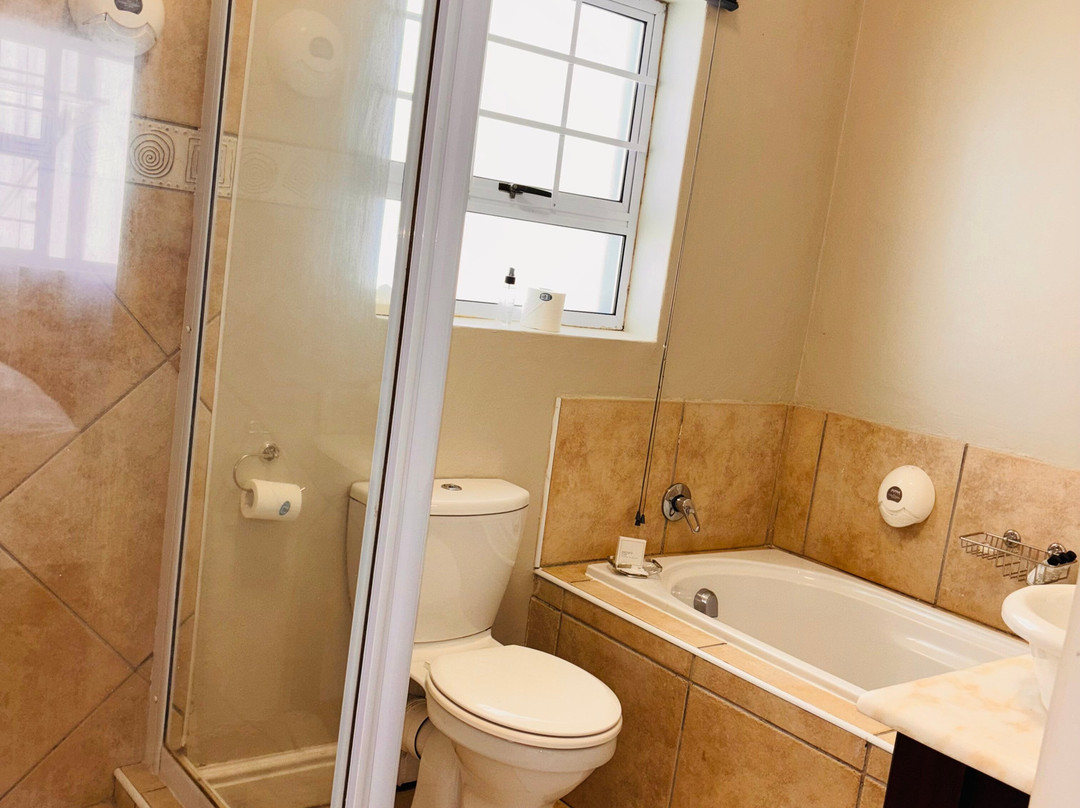 Sir Roy's At The Sea主图