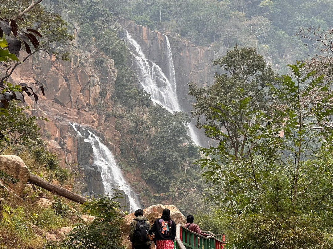 Lodh Waterfalls景点图片