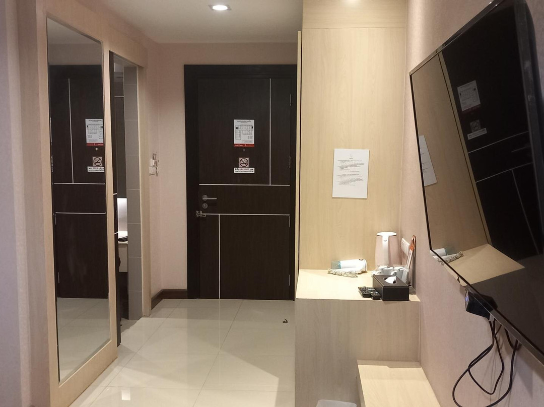 L Hotel主图