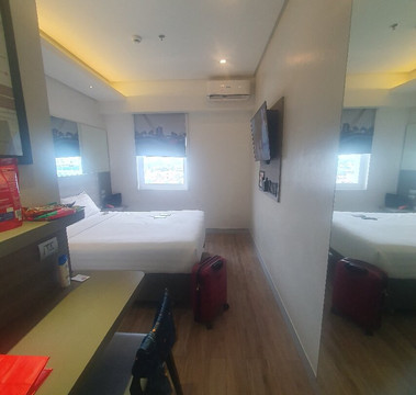 极光大道红色星球酒店主图