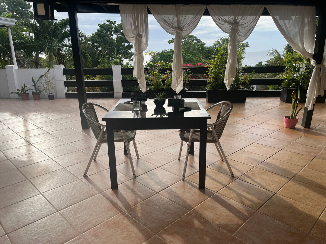 佩尼拉海滨度假胜地酒店主图