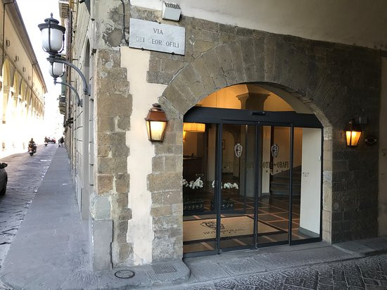 迪格里奥拉费酒店主图