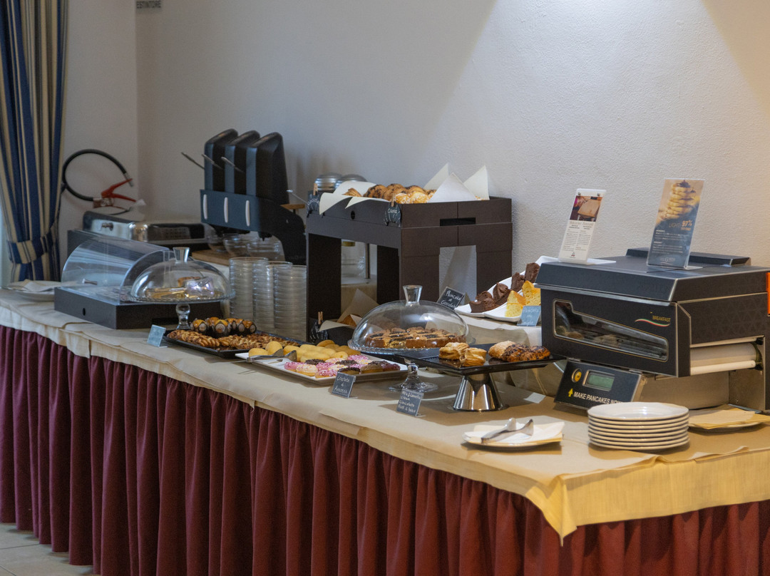 都耶庞蒂皇宫酒店主图