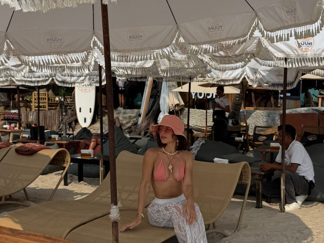 Yuuhi Beach Club & Karaoke-Bang Thao Nok必去景点