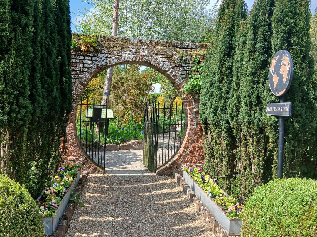 Lullingstone Castle & The World Garden景点图片