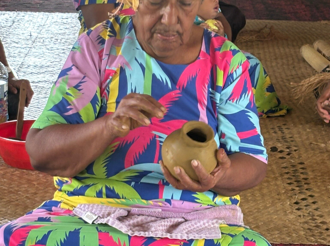 Lawai Pottery Village-辛加东卡必去景点