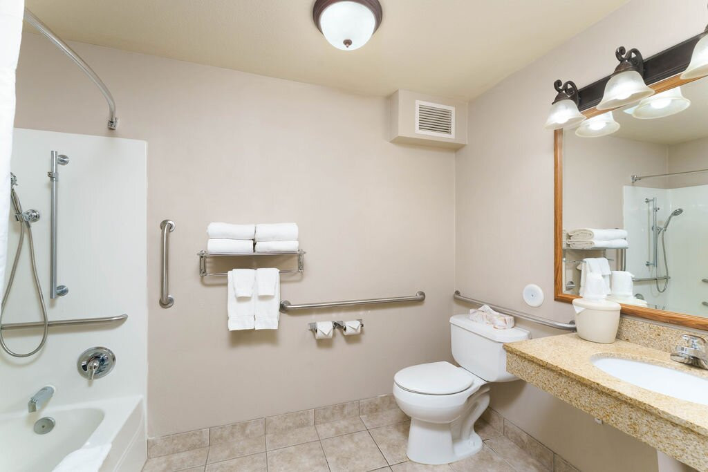 Triple Play Resort Hotel & Suites主图