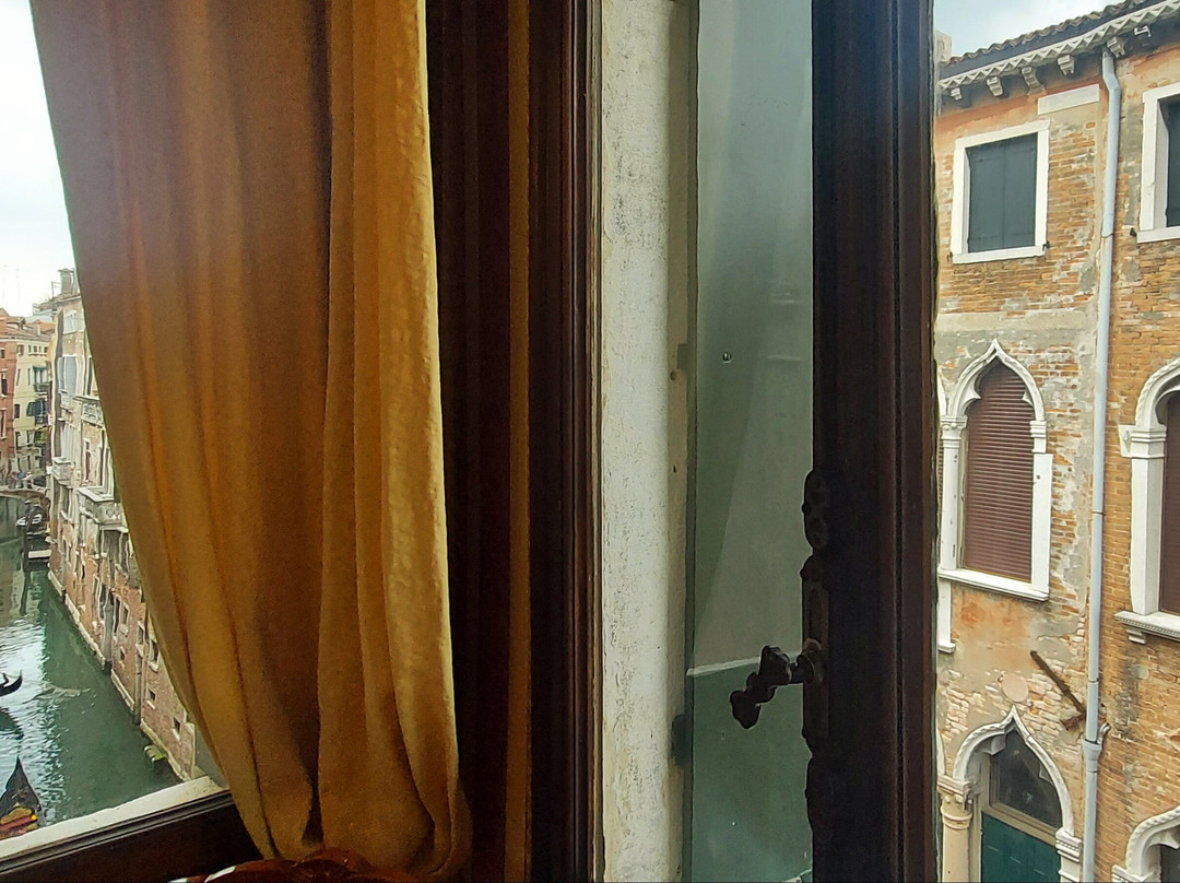 圣塔罗酒店主图