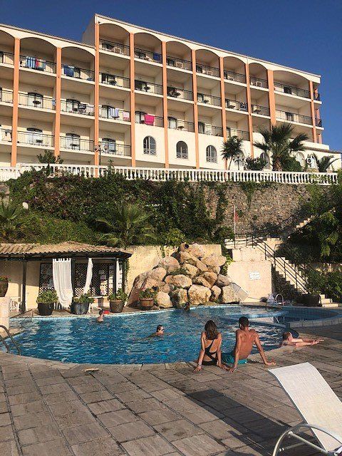 Cnic Paleo Artnouveau Hotel-泳池