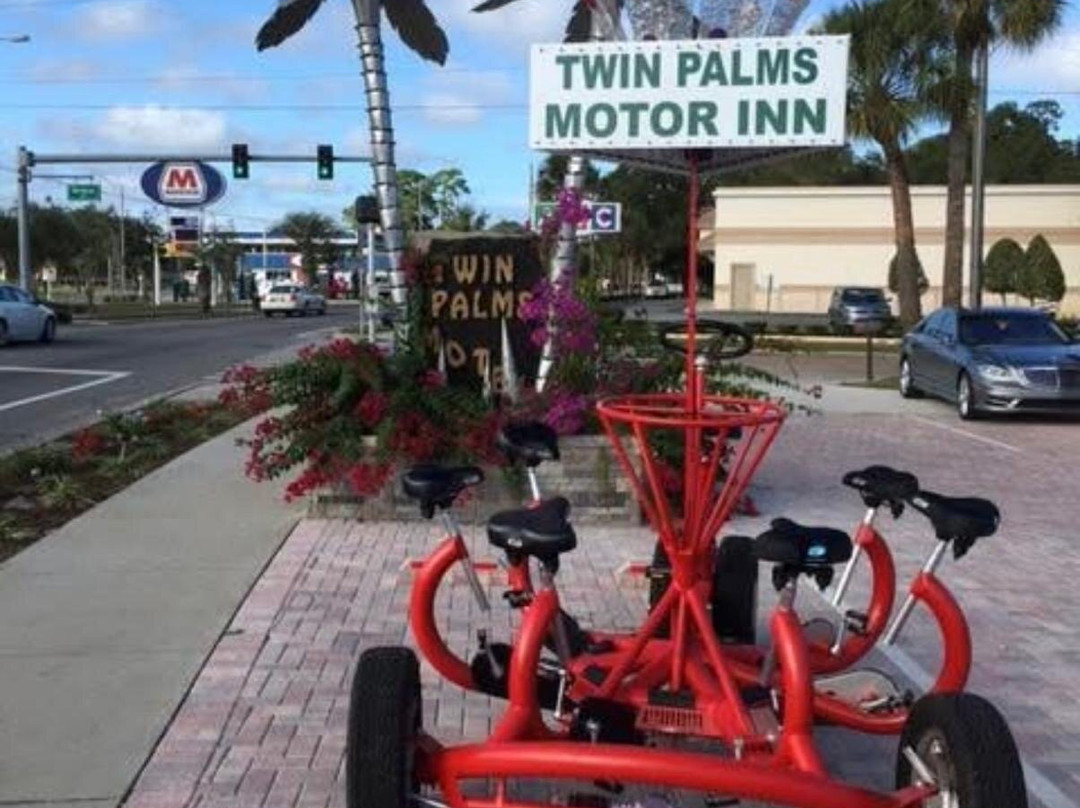 Twin Palms Motel主图