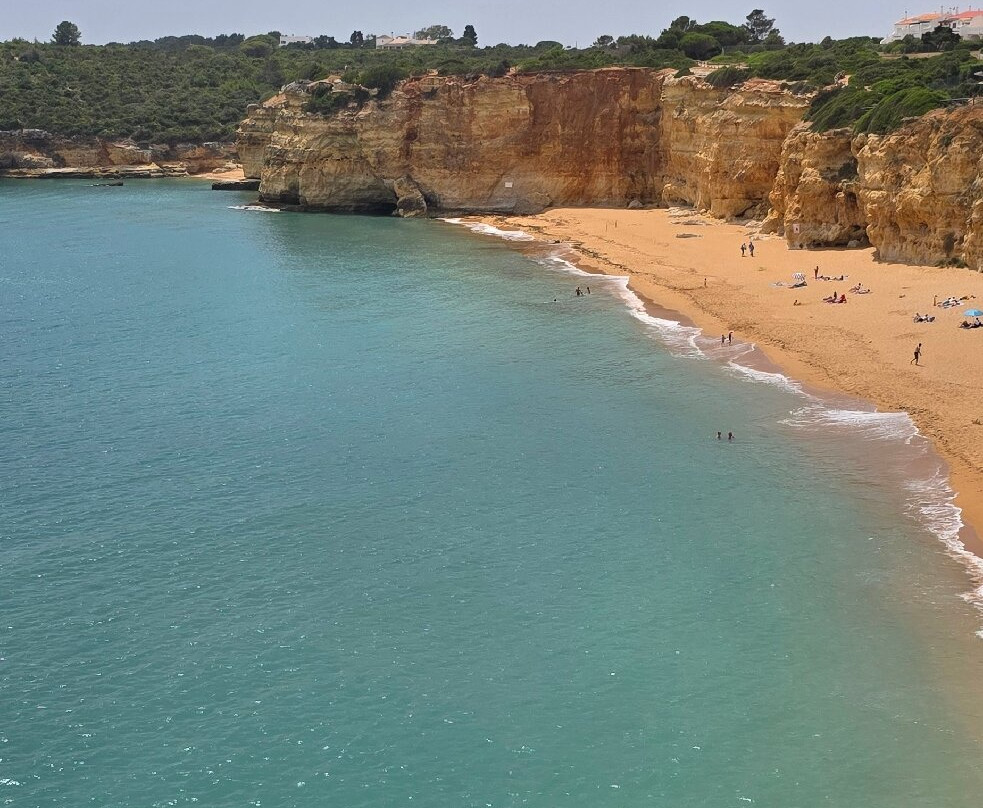 Praia de Nossa Senhora da Rocha景点图片