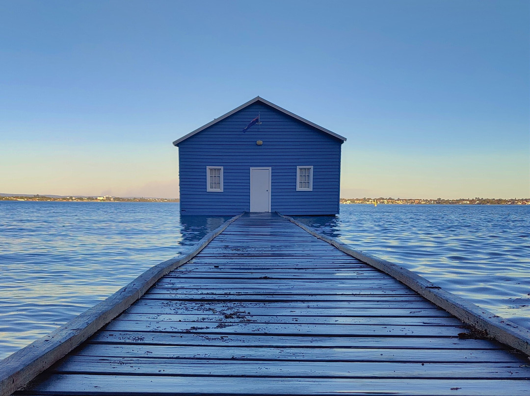 Crawley Edge Boatshed景点图片